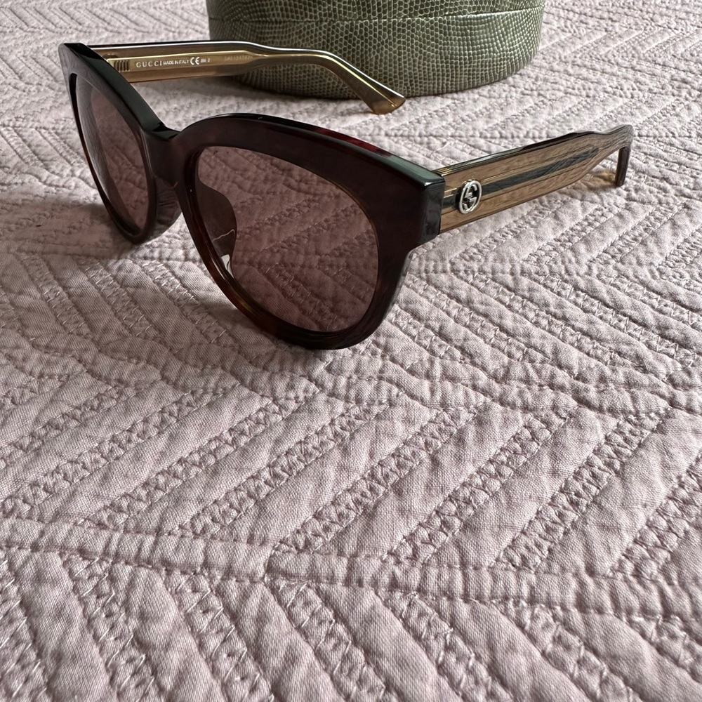 Gucci Women’s Sunglasses - Picture 3 of 9